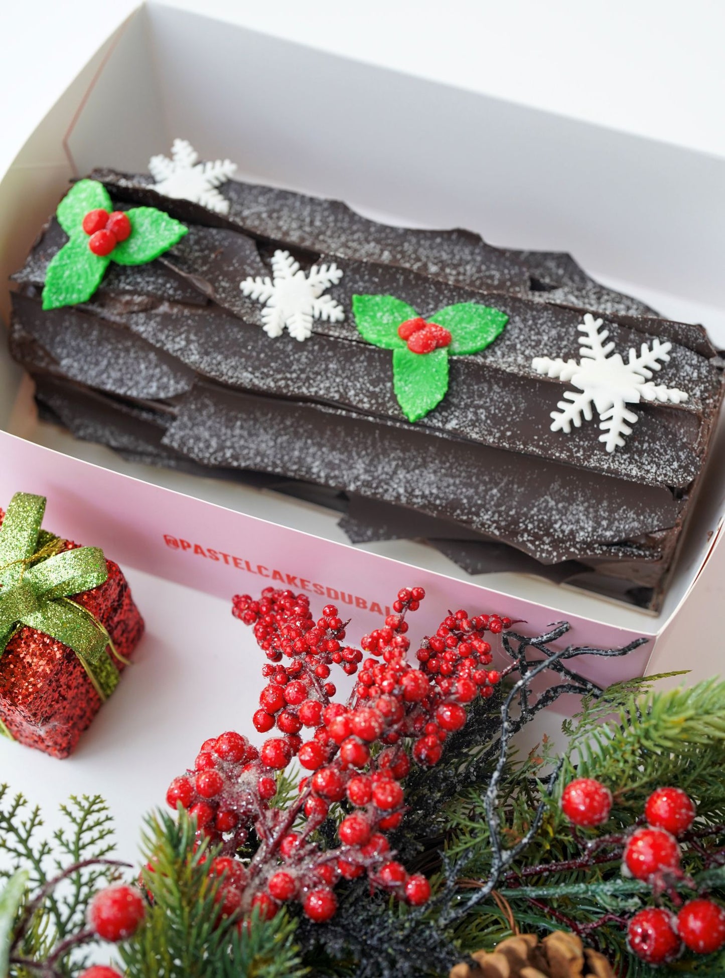 BOUCHE DE NOEL BY PASTEL (Chocolate Hazelnut)